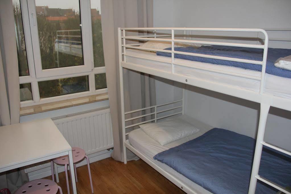 Brussels Hello Hostel Koekelberg Exteriör bild