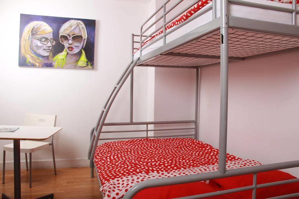 Brussels Hello Hostel Koekelberg Exteriör bild